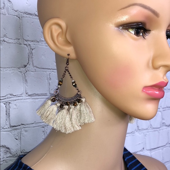 Jewelry - Boho fringe tassel earrings beige